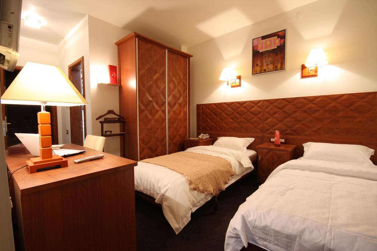 Plasma Hotel Tripoli Bagian luar foto