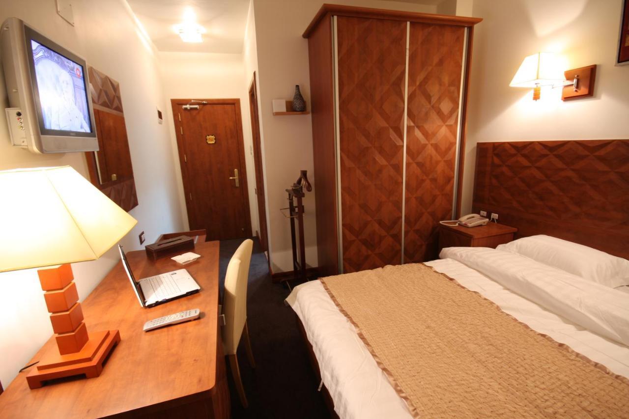 Plasma Hotel Tripoli Bagian luar foto